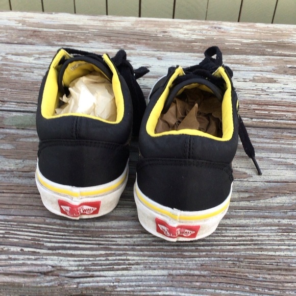 VANS Cobra Kai x Old Skool Cobra Kai Dojo
Black Yellow Size 7.5 Mens - Picture 10 of 13